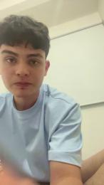 Andrewbr04 webcam model stream image