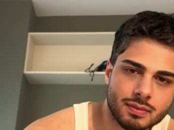 puffishere webcam model stream image