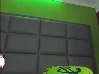 vaiin-sexual webcam model stream image