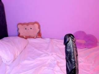 dani-moore webcam model stream image