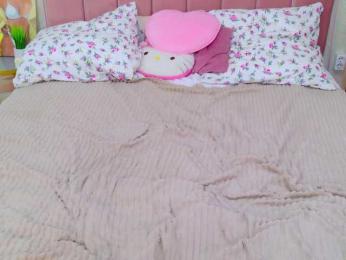 EmillyRogers webcam bongacams model stream image