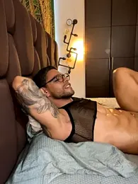 Tomy_maylon webcam model stream image