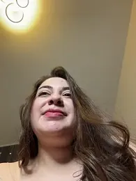 Lovynna webcam model stream image