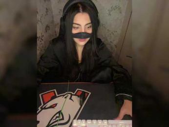 Aloeloea webcam model stream image