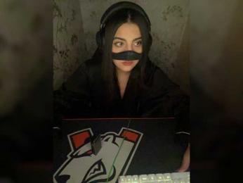 Aloeloea webcam model stream image