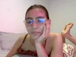 Alma Queen webcam model stream image