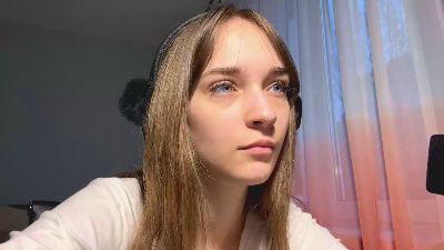 YelenaSoden webcam model stream image