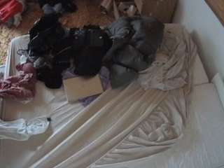 voyeurcam-julmodels-whitebed-3 webcam model stream image
