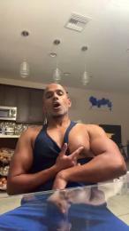 Beachmusclefit webcam model stream image