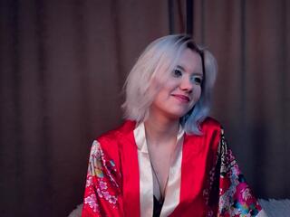 Flo Upson webcam model stream image