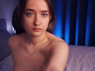 Katie Charton webcam model stream image