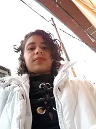 H_hiana webcam model stream image