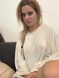 EmiliaCatalina webcam model stream image