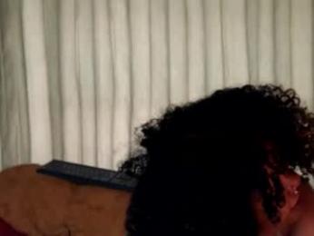 suggabrown_ webcam model stream image