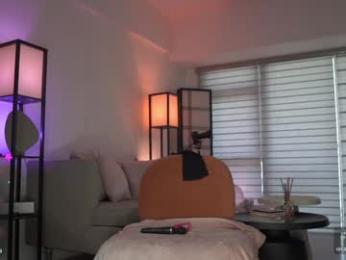 belle_adrienne webcam model stream image