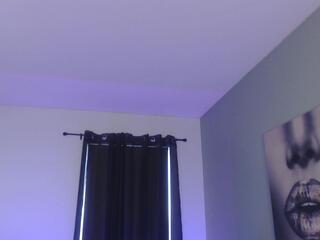 Tia Bella webcam model stream image