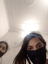 pooja_riya webcam model stream image
