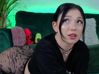 AveryWillow webcam model stream image