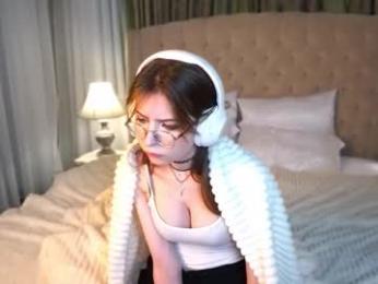 grace_blush webcam model stream image