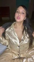 lulu_hott4 webcam cam4 model stream image