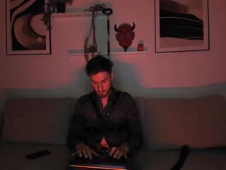 Harvey Wiliams webcam model stream image