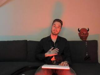 Harvey Wiliams webcam model stream image