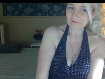 Mellica webcam model stream image