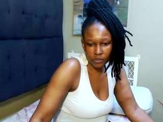 naughtymilfxox webcam camsoda model stream image