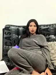 Alicecow20_UwU webcam stripchat model stream image