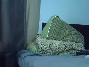 piazaocwb23 webcam model stream image