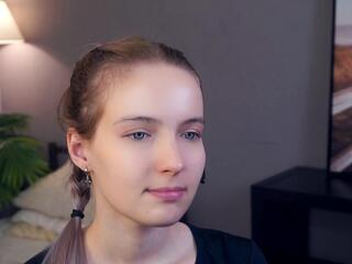 Nina Falcone webcam model stream image