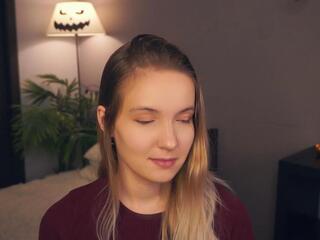 Nina Falcone webcam model stream image