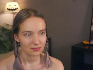 Nina Falcone webcam model stream image