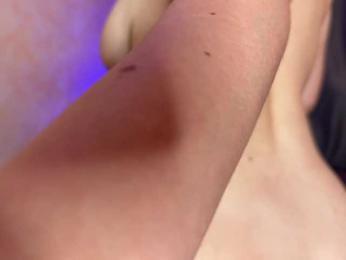 little-nymphomaniac webcam model stream image