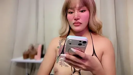 ChloeAsian webcam model stream image