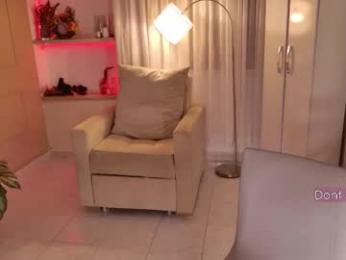 missvale_ webcam model stream image