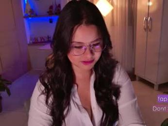 missvale_ webcam model stream image