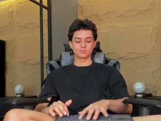 Ethan Lowell webcam model stream image