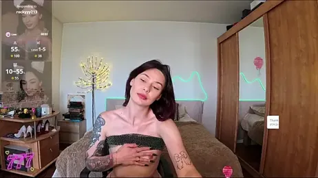 CamomileLil webcam model stream image