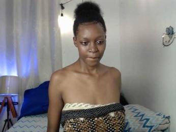 BellaLyna webcam model stream image