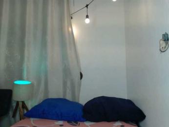BellaLyna webcam model stream image