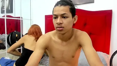 leslieanddrako webcam stripchat model stream image