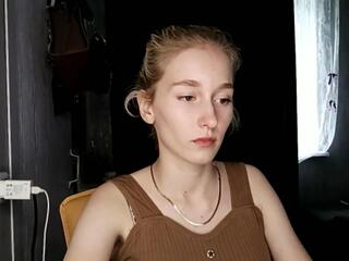 Clotilde Cantabrana webcam model stream image