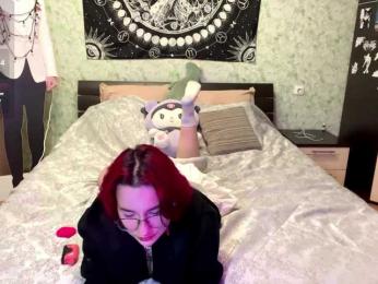 YoungAvenoso webcam model stream image