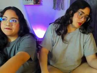 maddie-and-chelsea webcam model stream image