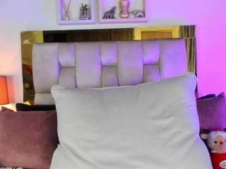 emma-rossee webcam model stream image