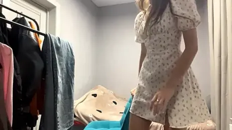 WildPeachh webcam model stream image