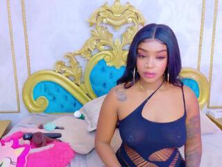 Reven Mayers webcam model stream image