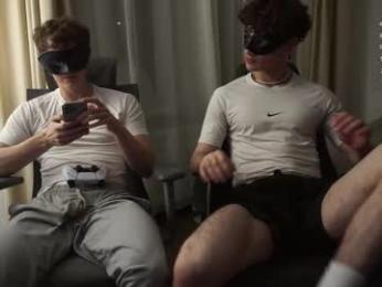 adam_21cm webcam model stream image