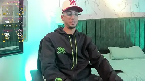 DrakeNeumann webcam model stream image